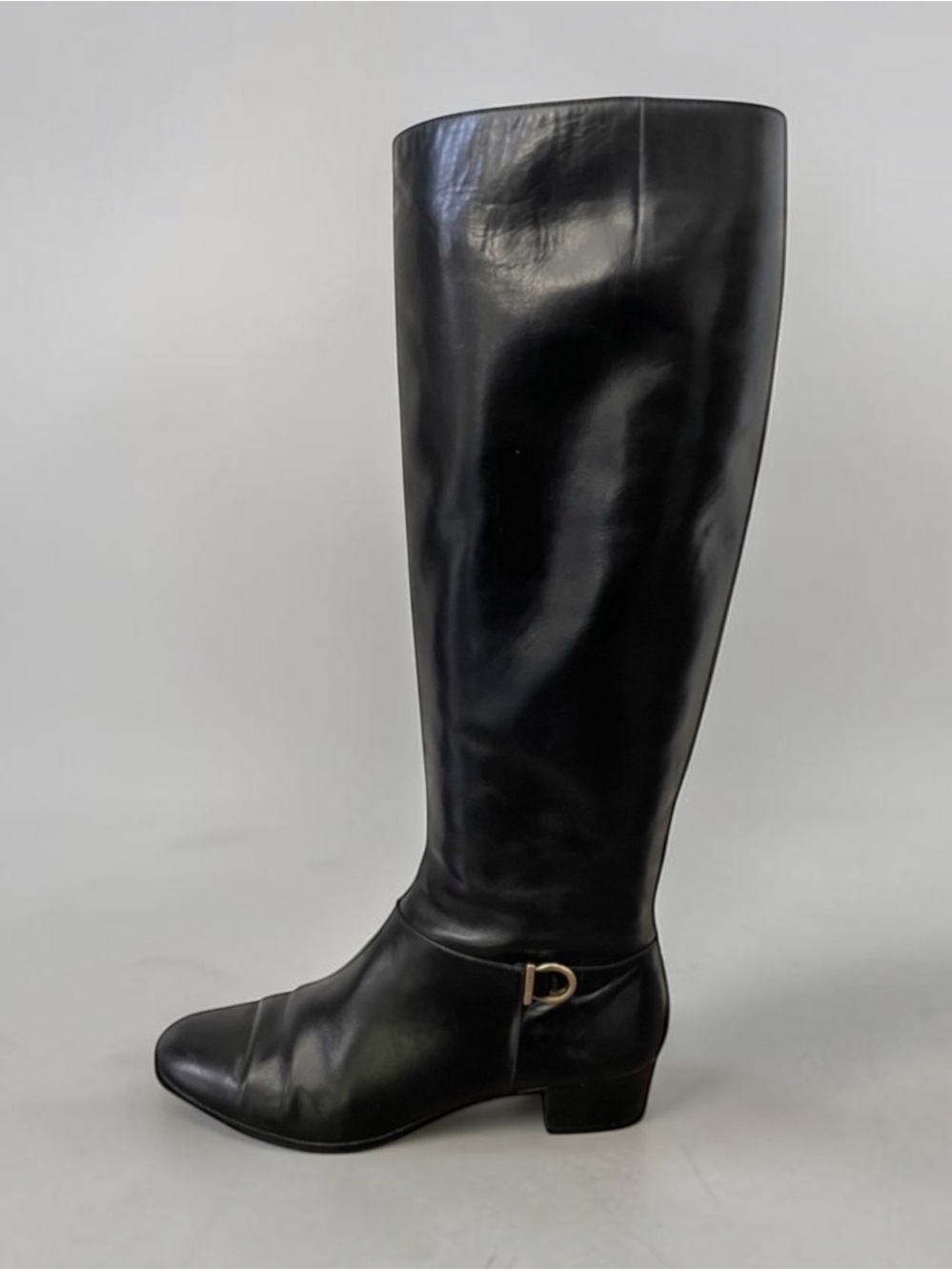 SALVATORE FERRAGAMO Luxe Black Soft Knee High Side Zipper Boots Size 5.5